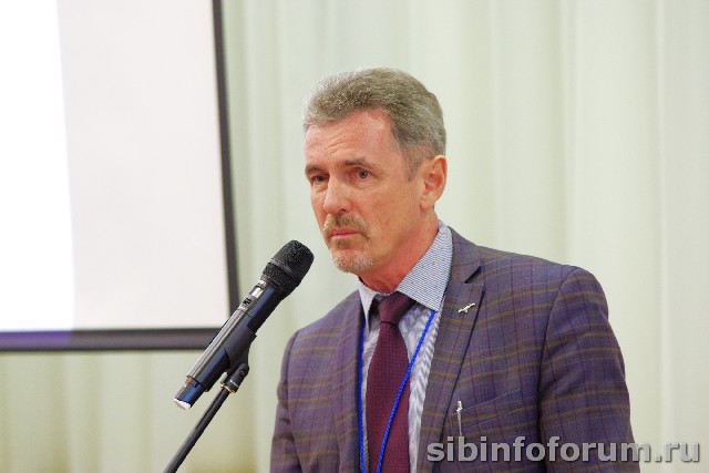 Сергей Иосифович Карась представил опыт переработки медицинской информационной системы в инструмент подготовки студентов-медиков